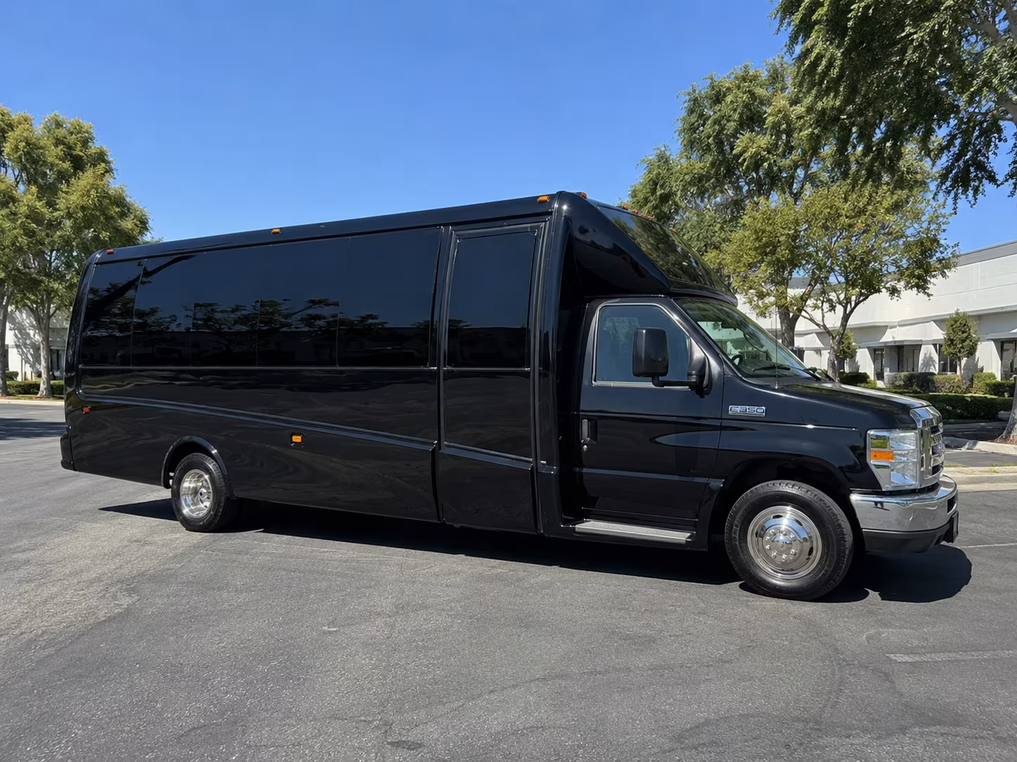 birthday party buses to grapevine s main street restaurants and wine bars