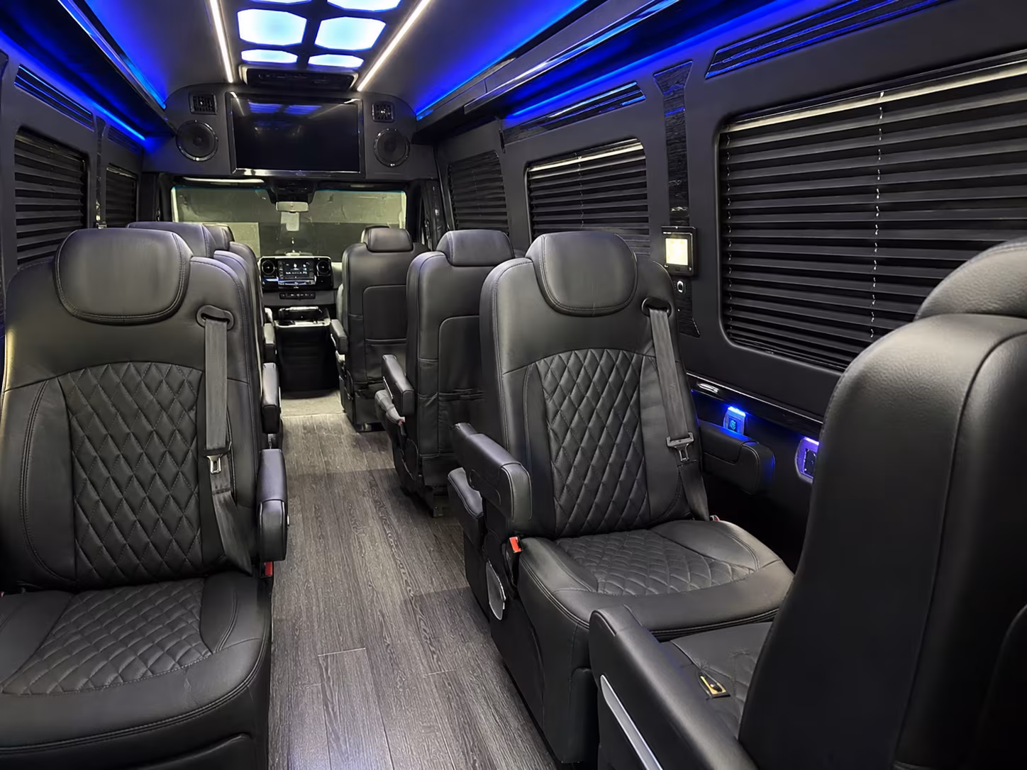 book the perfect ride for your next airport transfer 1
