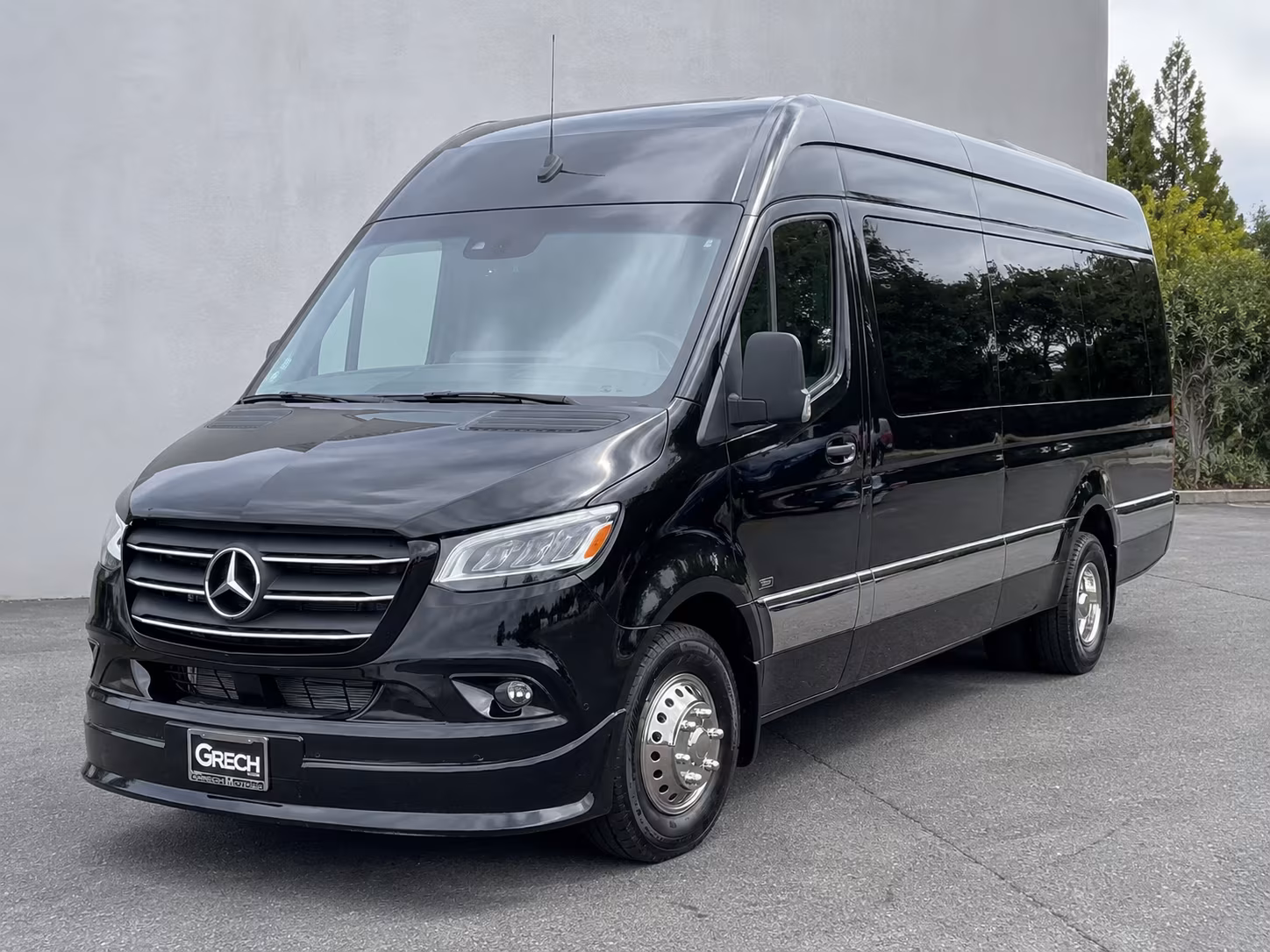 book the perfect ride for your next prom 2